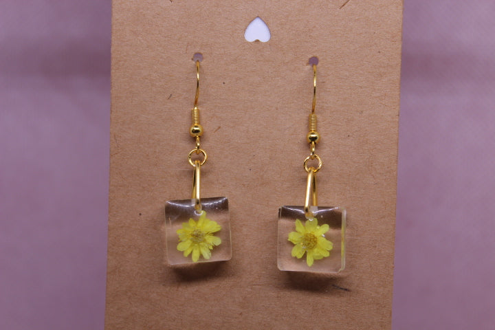 Small Yellow Flowers (Gold Findings)