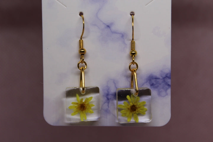 Small Yellow Flowers (Gold Findings)